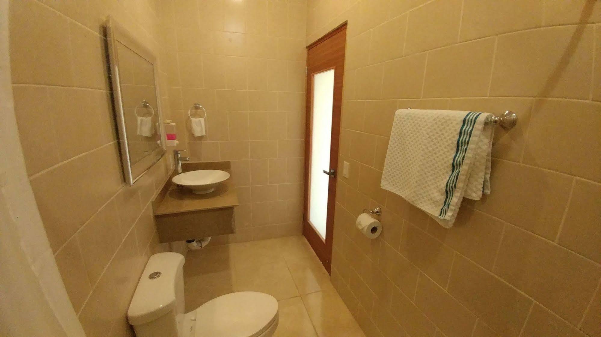 Hotel El Internacional Granada Εξωτερικό φωτογραφία